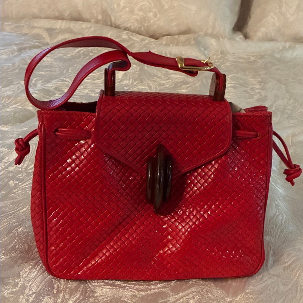 Chic Red Woven Shoulder Bag